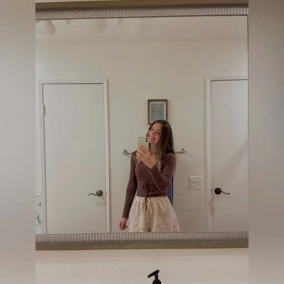 Brown Ribbed Knit Sweater - Picture 8 of 8